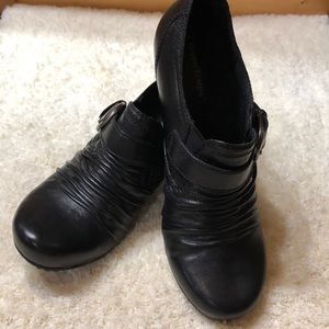 Bare Traps Black Leather Shoes